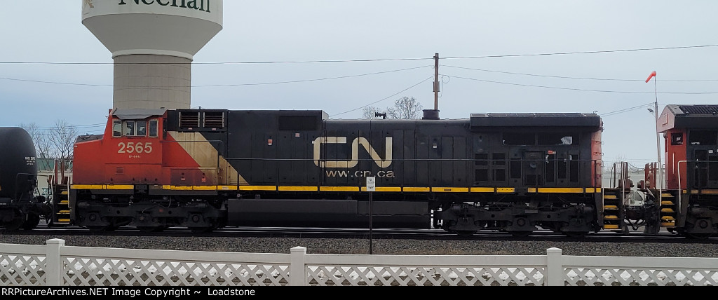 CN 2565